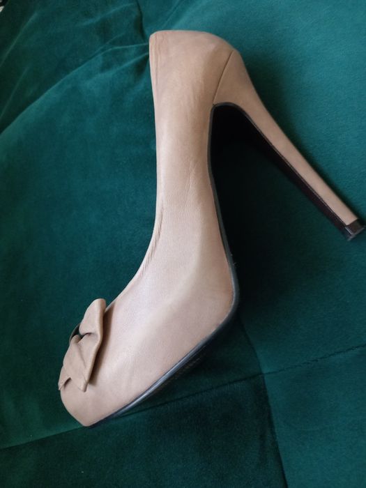 Pantofii GUESS Mărimea 37