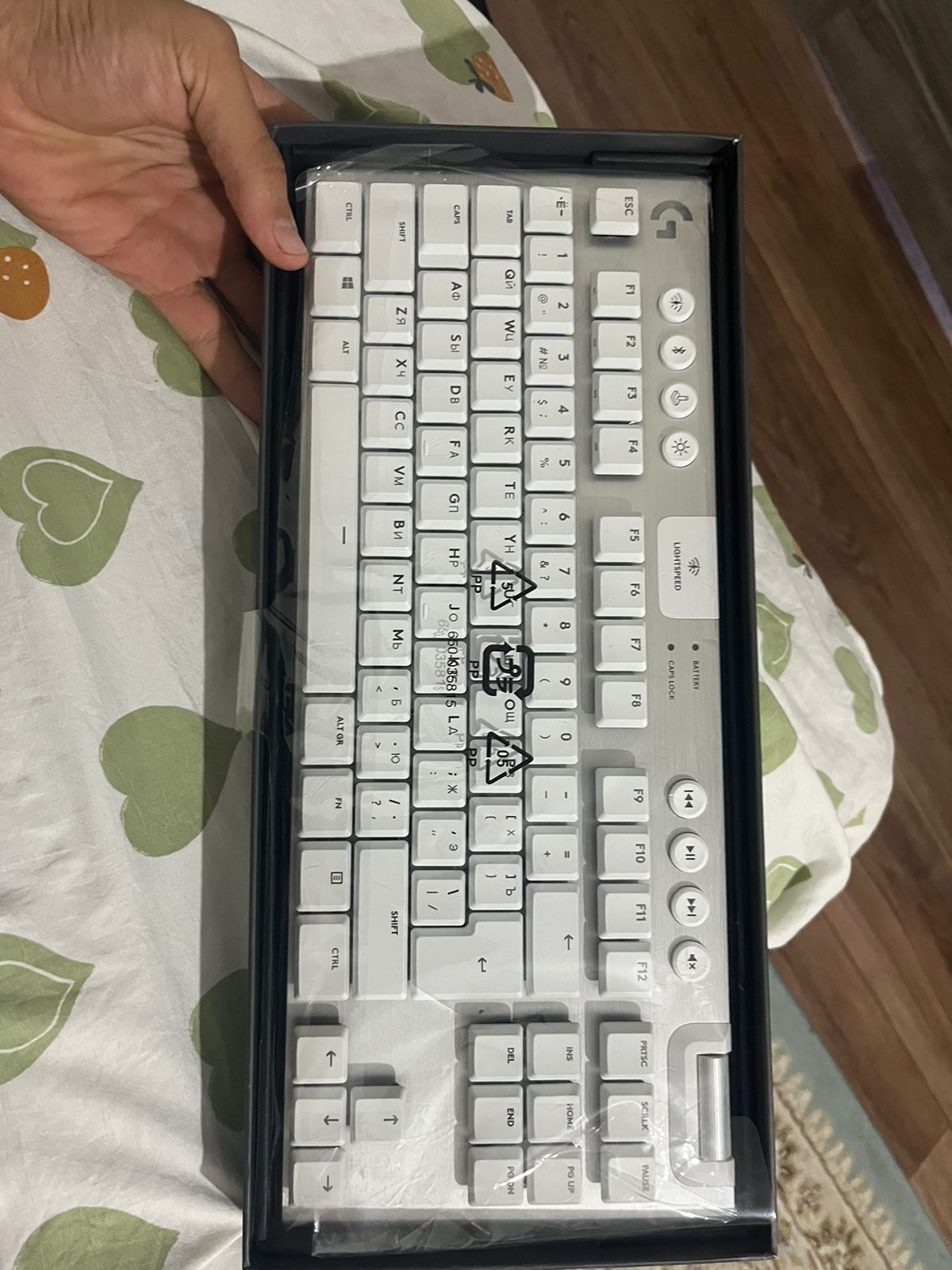 Клавиатура Logitech G915 TKL