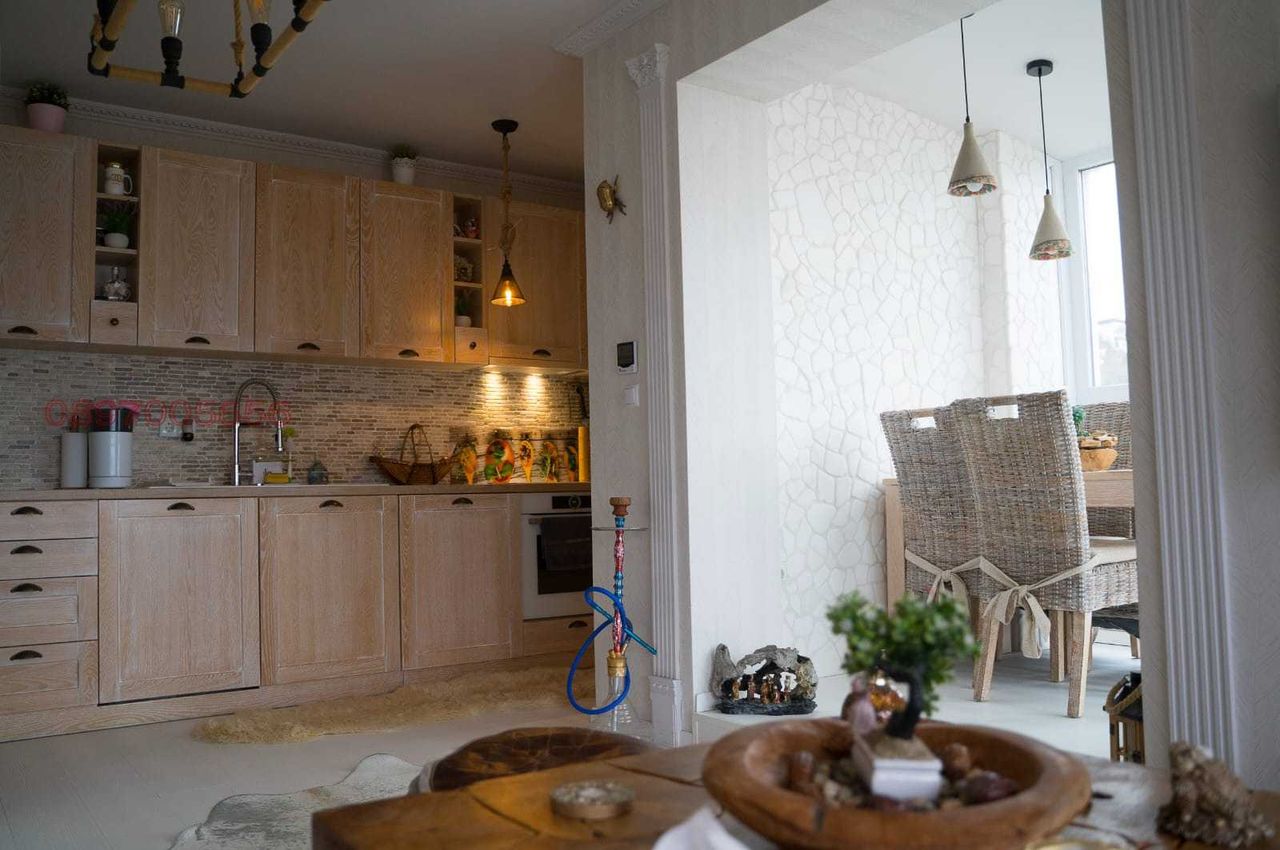 Продава се Тристаен апартамент в Варна, Бриз - 151 кв.м за 2285 €/кв.м - Снимка #1