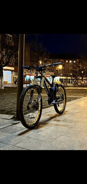 Bicicleta Downhill Mondraker Summum wc 2013