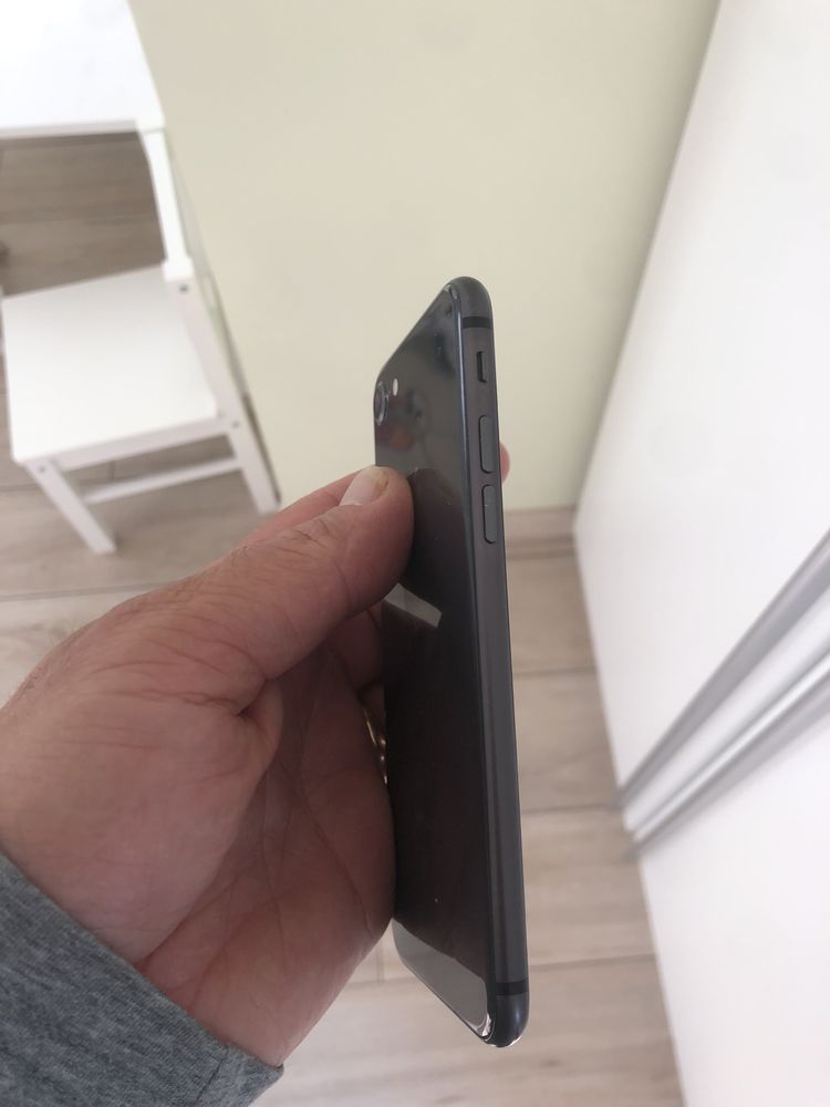 Iphone 8 64 gb използван