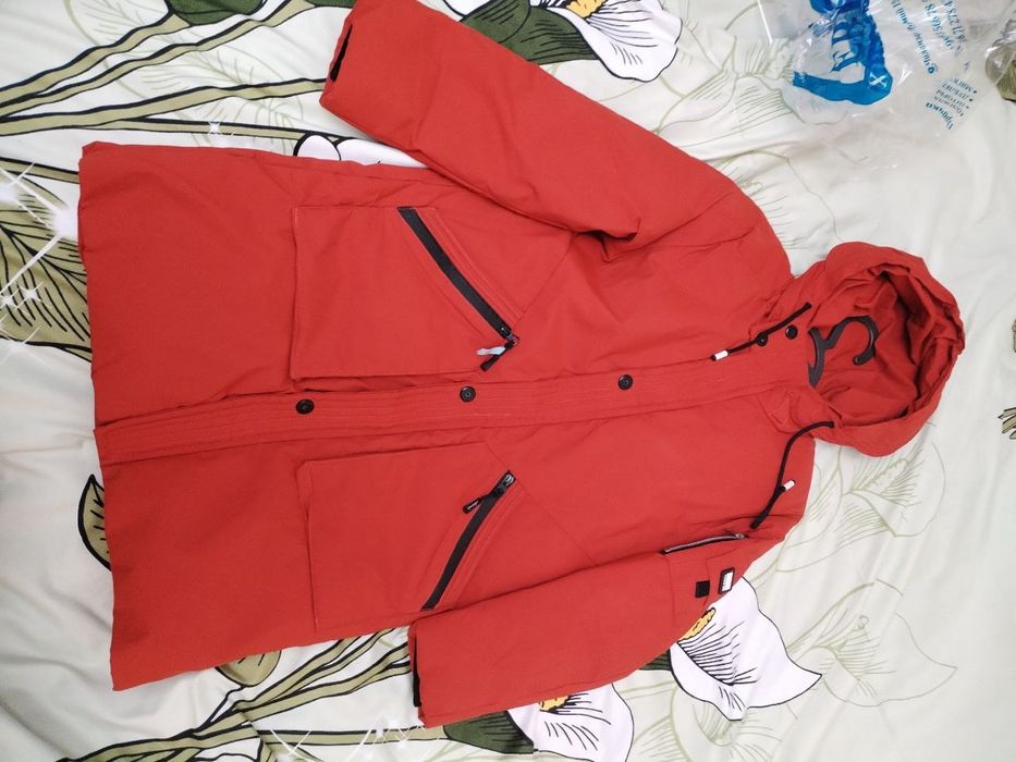 ПРОДАЮ куртку 10-11 и ролики