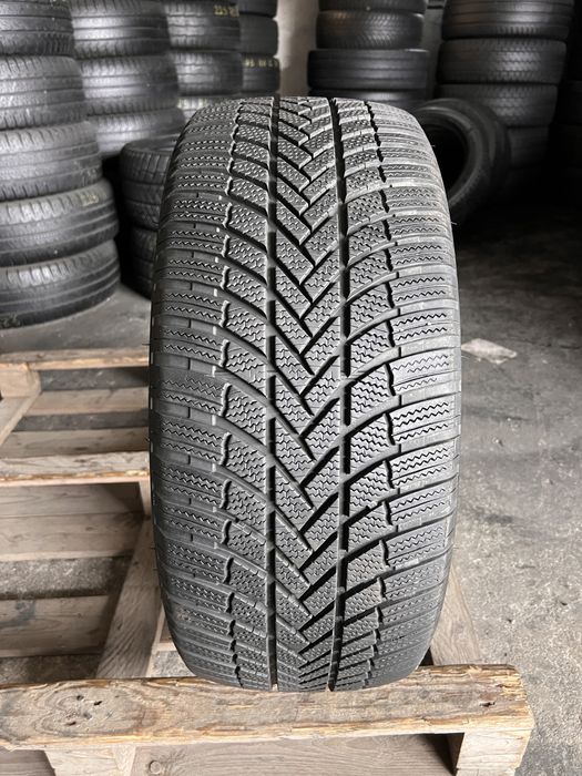 1 anvelopa iarna 245/45/18 , Bridgestone , DOT 2022 , 7.7 mm