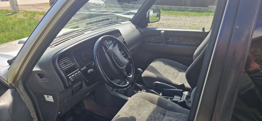 Isuzu trooper 2002 Nissan Toyota