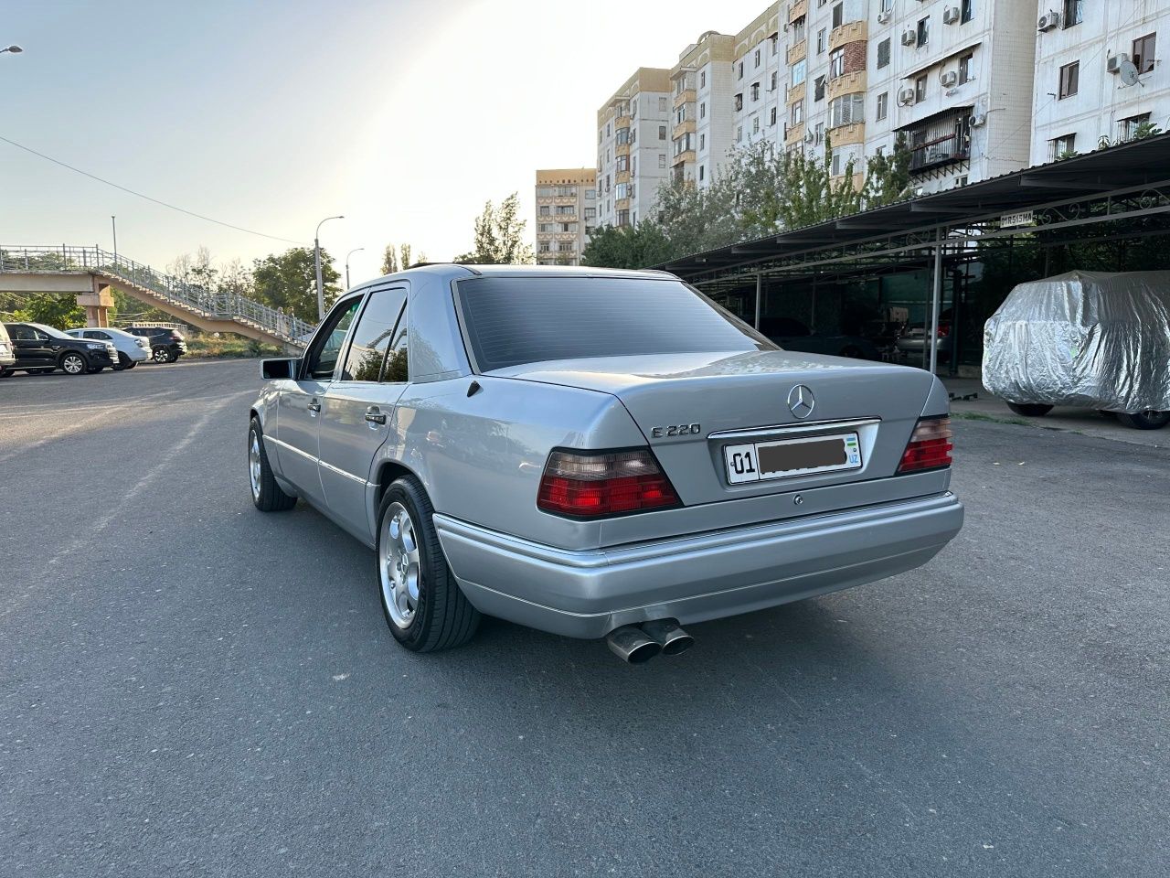 Mercedes Benz W124 сотилади

Komplektatsiya: Full
Kraska: bor
Rangi: S