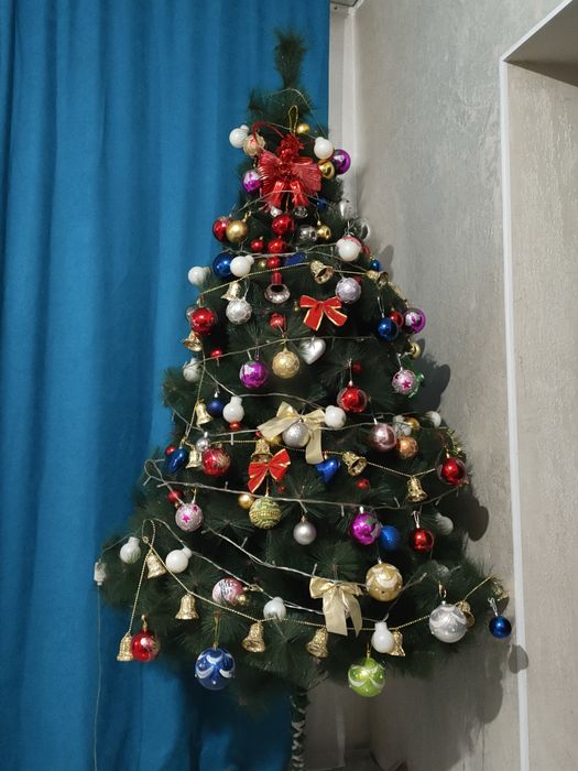 Новогодняя искусивенная ёлка