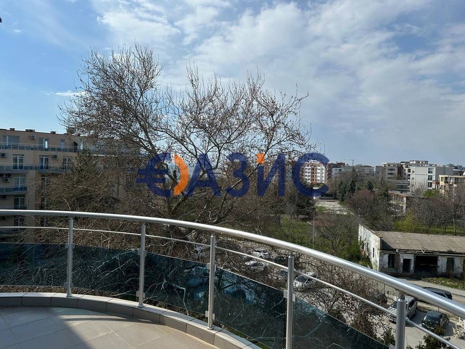 Просторен апартамент с 2 спални в комплекс" Оазис", Равда, България,