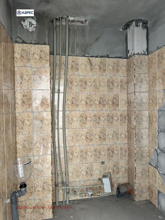 3-стаен в Плевен-9-ти квартал площ 84 цена 150000