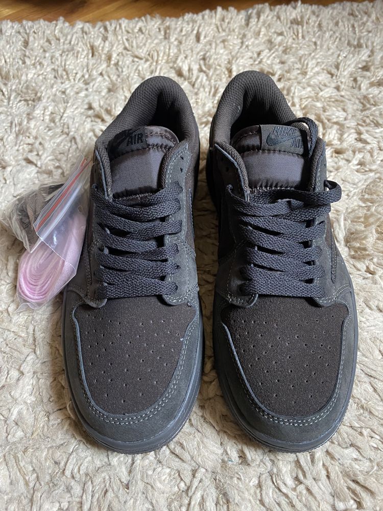 Nike Jordan 1 Low Travis Scott Velvet Brown 41 номер, чисто нови