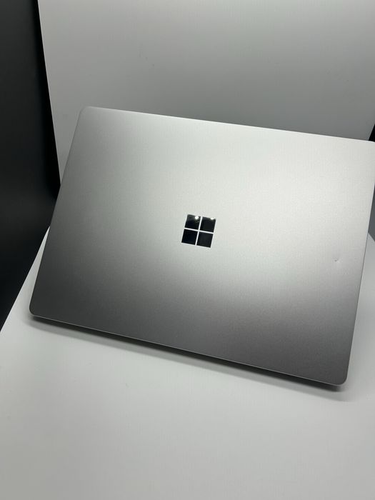 Microsoft Surface Laptop GO - i5 - 256Gb - 8Gb Ram + Garantie