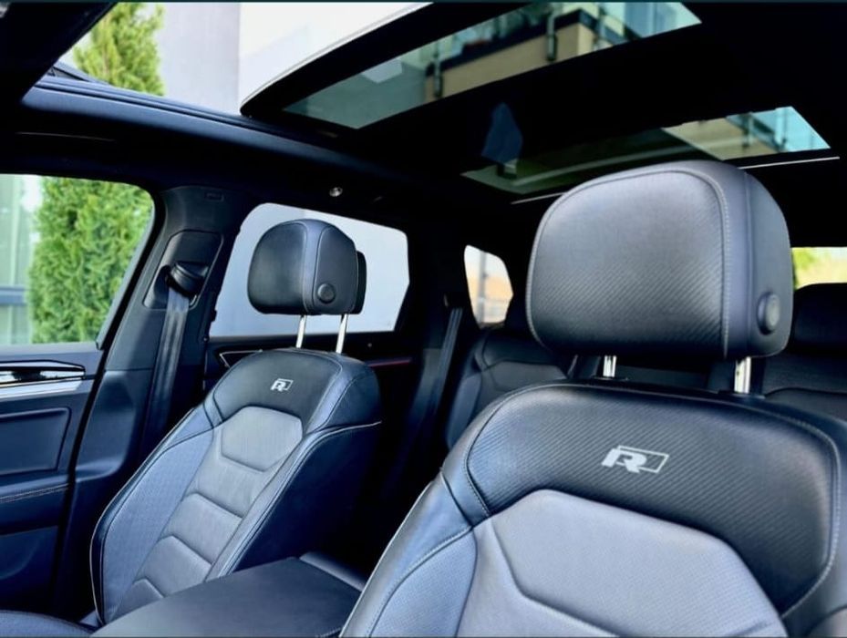 Vand/Schimb Vw Toareg- full option Black edition  3.0 tdi 286cp