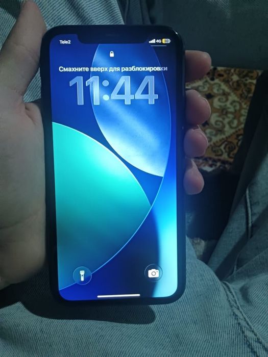 Продам айфон 11 64 гб
