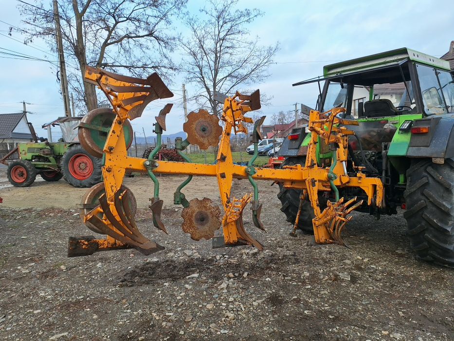 Plug reversibil hidraulic 3 brazde cormane feliat Widder/Huard