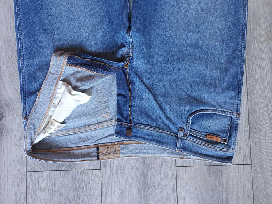 Blugi WRANGLER "Texas" (Stretch) - Marime W40 L32 (Talie 106 cm)