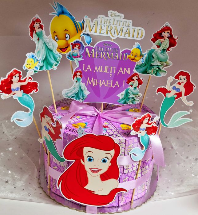 Tort grădiniță/școală din cutii de carton