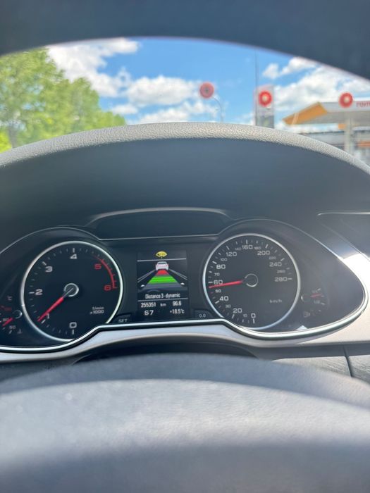 Audi A4 Avant 2.0 TDI-177 CP-S-Tronuc-Panoramic-2013