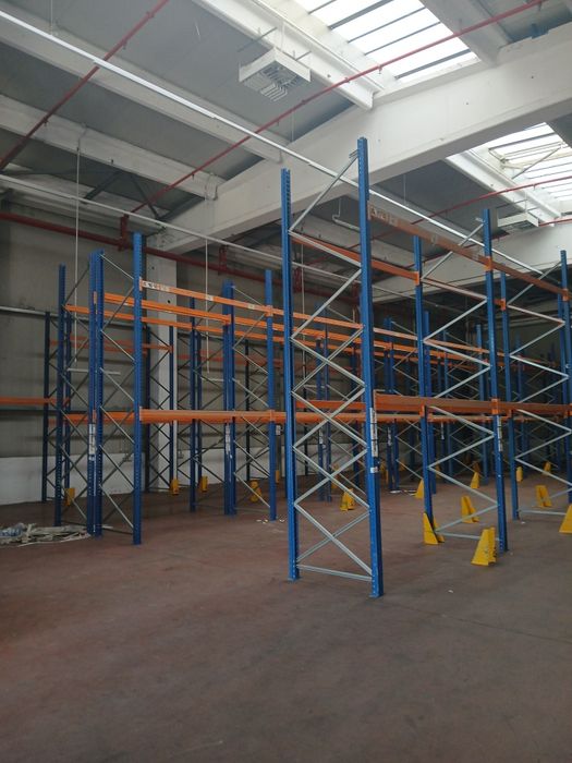 Rafturi metalice second-hand  de vânzare