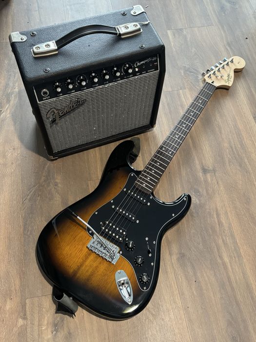Комлект Fender Squier Affinity Stratocaster+ усилвател Champion-20