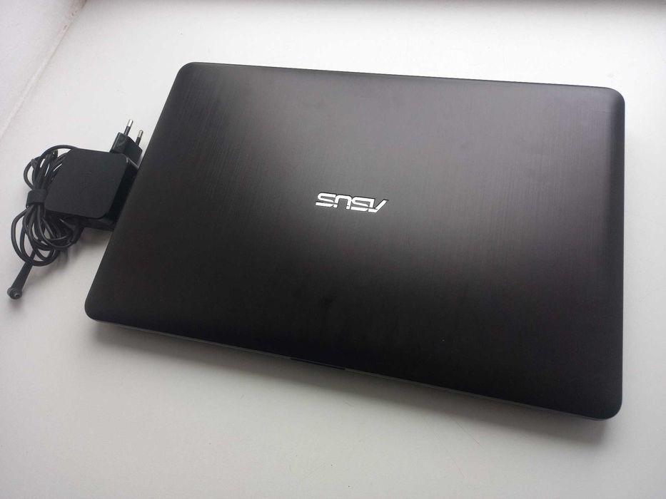 ASUS X541U\Core i3-6006U\4-Ядер\4GB ОЗУ-DDR4\HD Grapichs 520 1GB.!