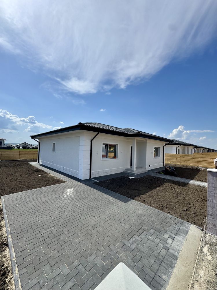 Casa 4 camere, INCALZIRE PARDOSEALA, Canalizare, Miroslava-Vorovesti