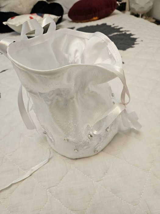 Rochie Miresa cu corset, voal si crinolina