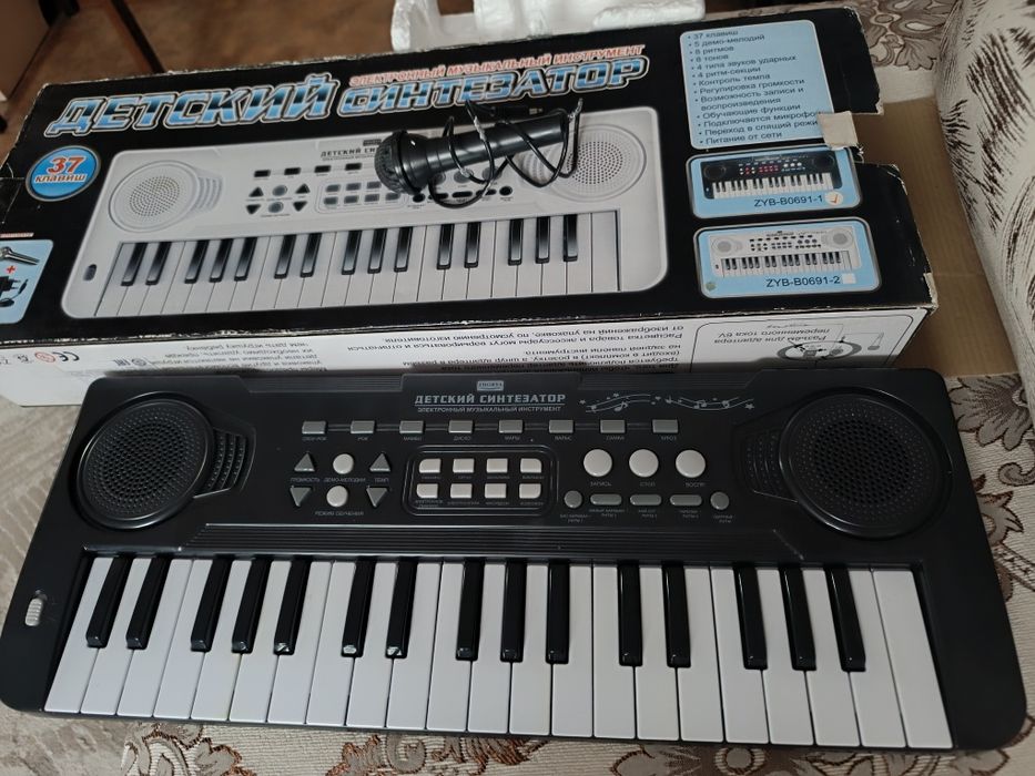 Продам детский синтезатор
