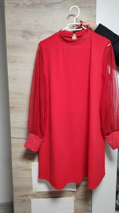 vand rochie de dama rosie