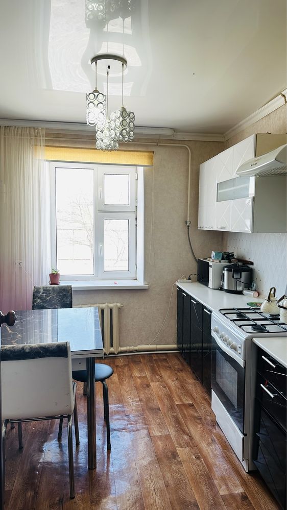 продам дом очень хорошом районе .