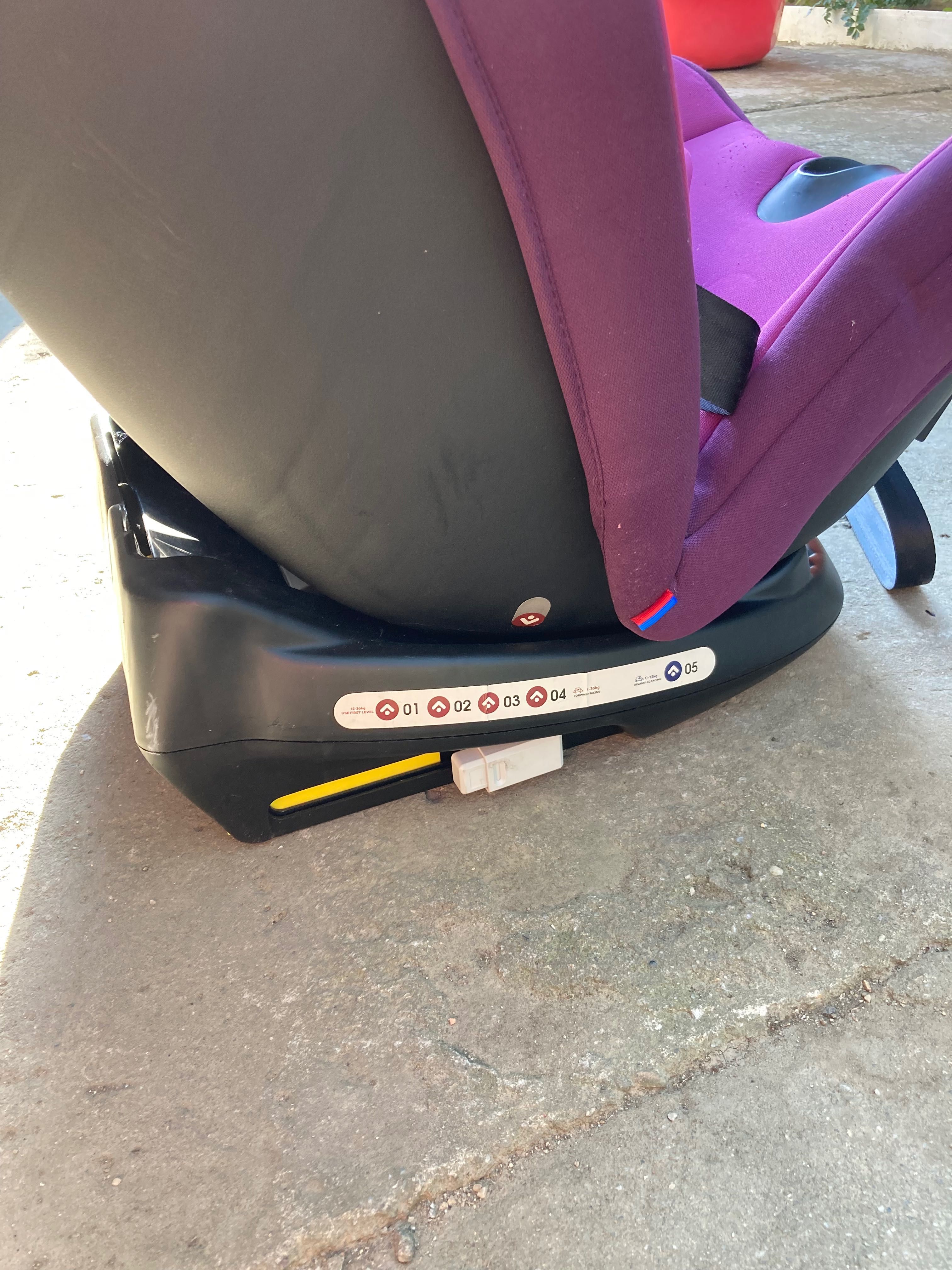 Scaun de mașina cu ISOFIX și ancorare posterioară