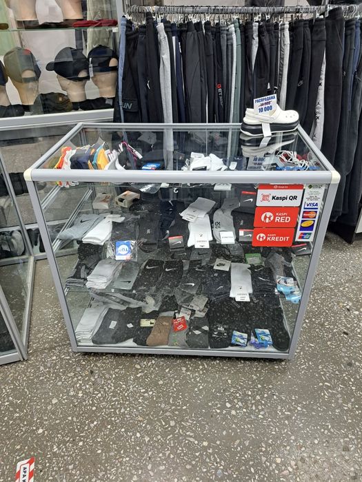 Продадим шкаф стеклянный