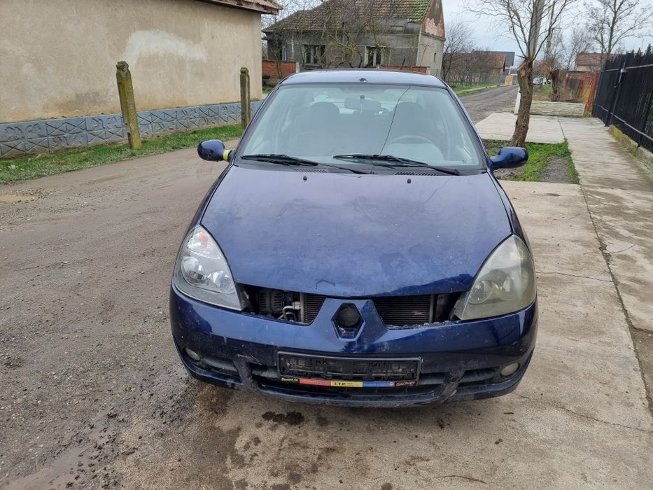 Dezmembrez renault symbol  1.4 benzina