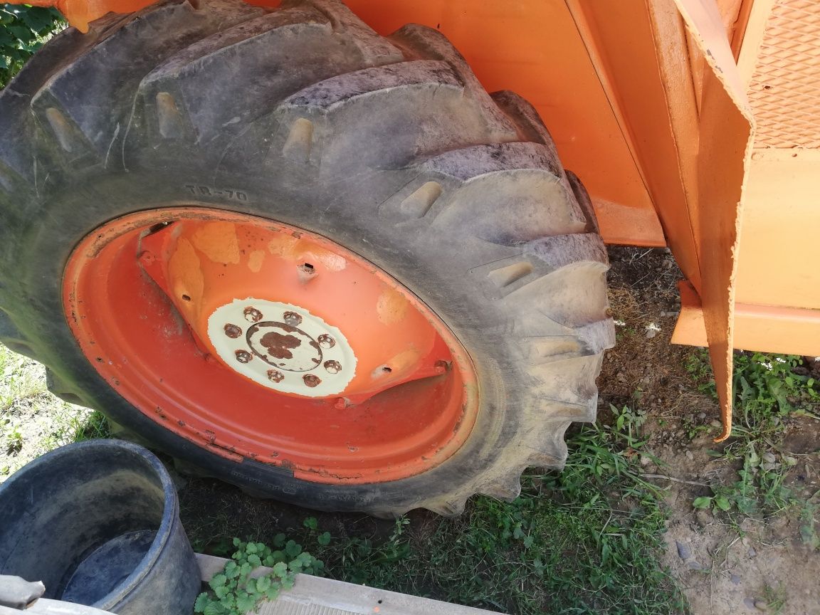 Tractor universal 445 dt