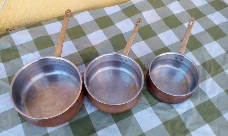 Set de 3 oale din cupru cu maner din bronz