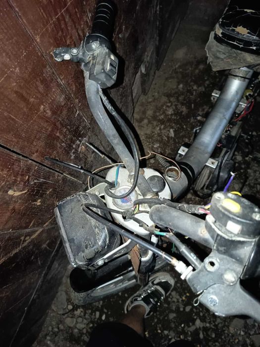 Se vând amândouă sunt defecte