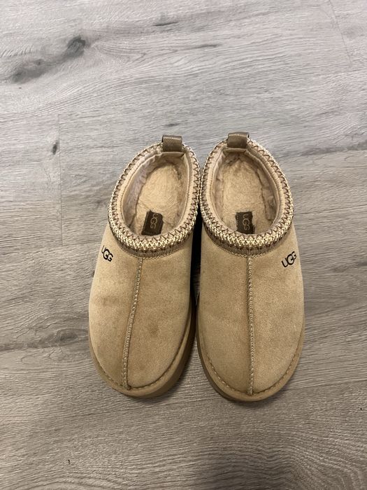 Ugg tazz crem in stare foarte buna