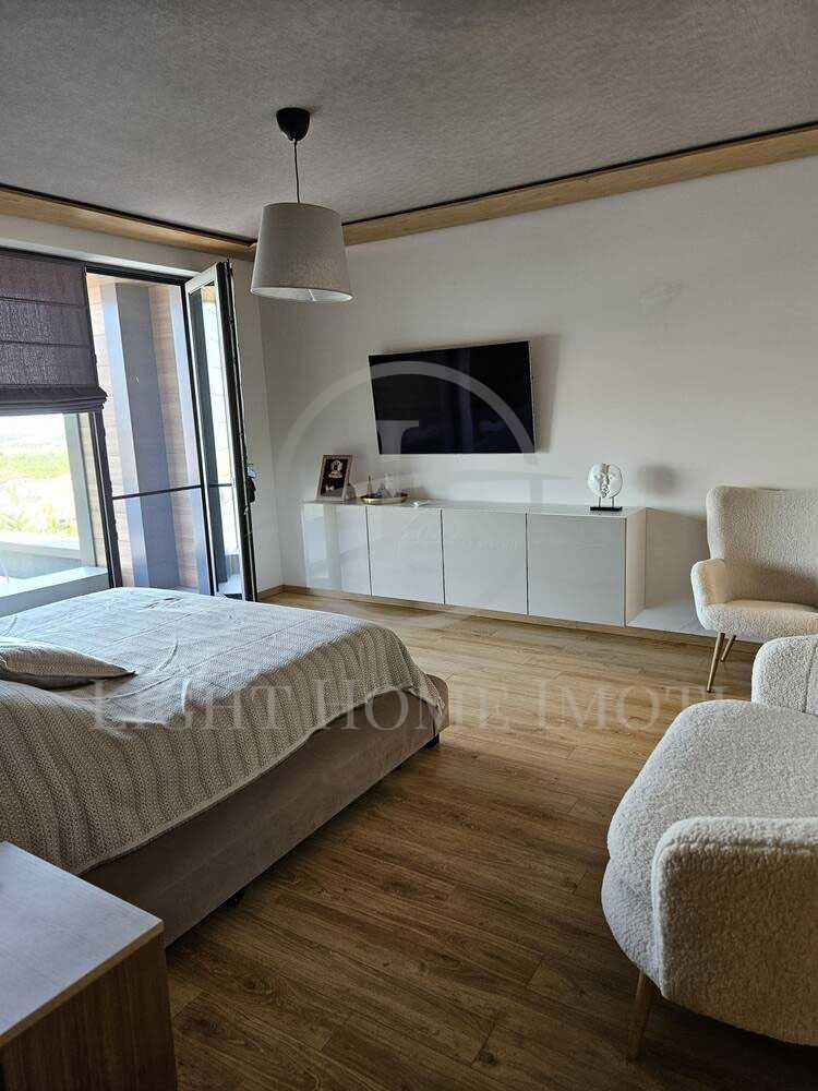 Продава се Къща в с. Марково, Област Пловдив - 365 кв.м за 2000 €/кв.м - Снимка #4