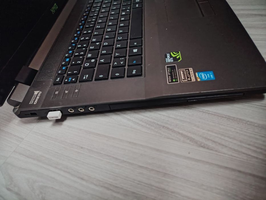 Лаптоп XMG  i7 4gbDDR3 320HDD