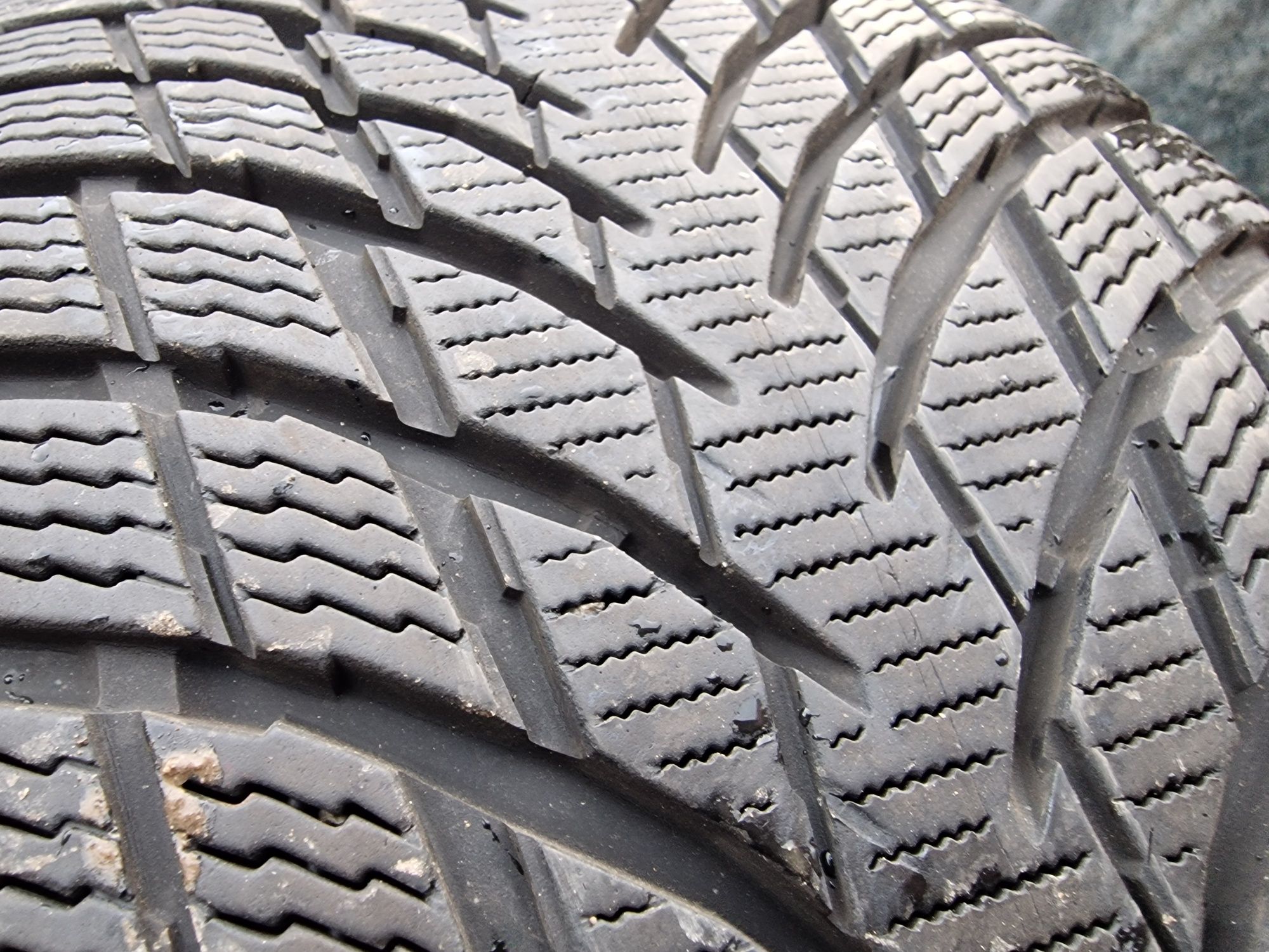 Anvelope 235/55R17 marca Nokian, DOT 2022