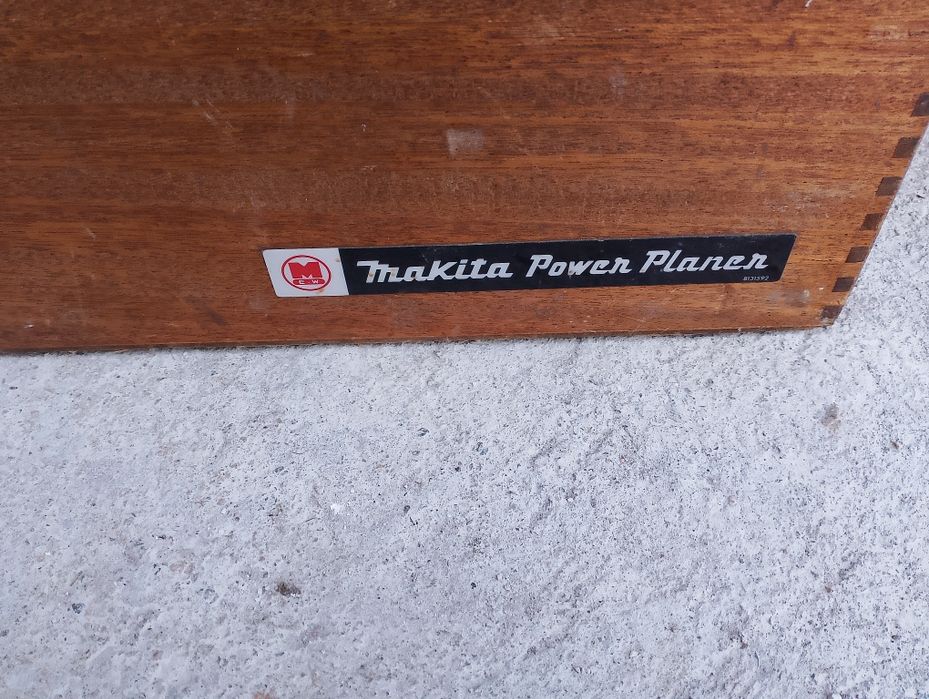 Професионално електрическо ренде Makita 1805- 1140вата