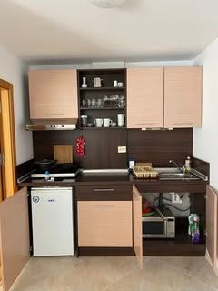 Компактна , функционална кухня дължина 2,20м - идеален вид