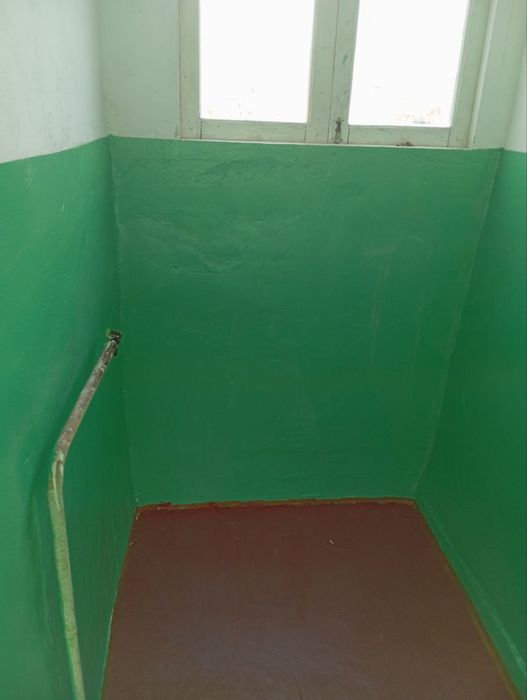 Qarshi markazida 64m/k, 2 xonali uy sotiladi.