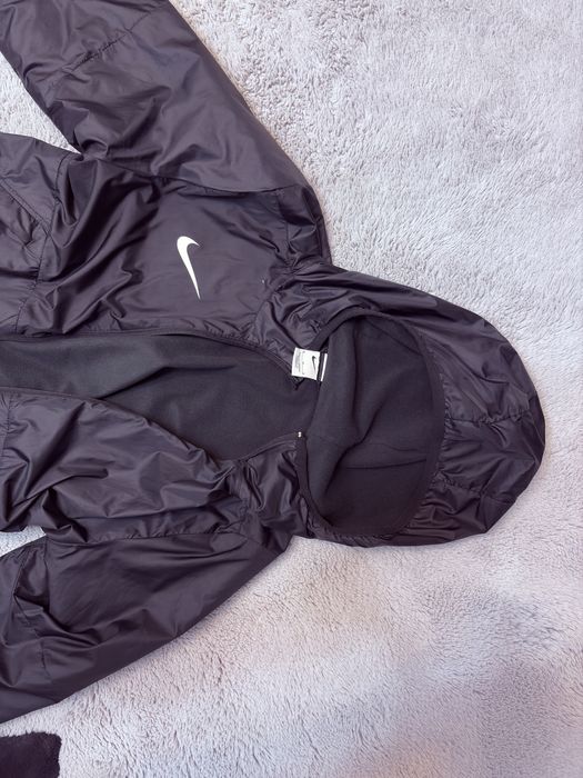 Geaca nike de vant