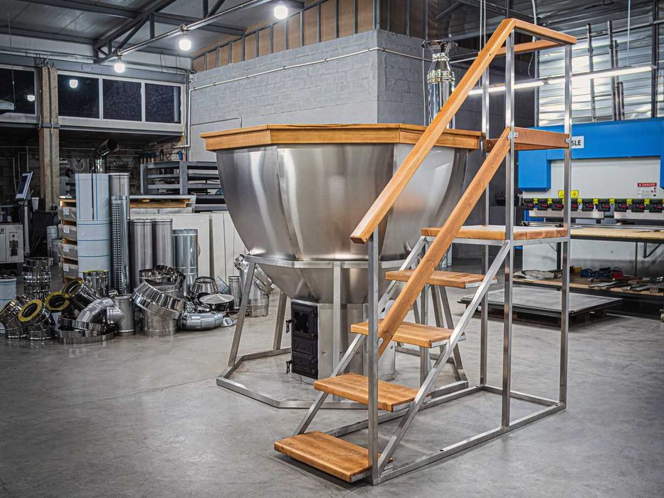 Ciubar ecologic din inox și lemn