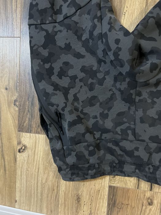 Nike Tech Fleece Camo size S/XS