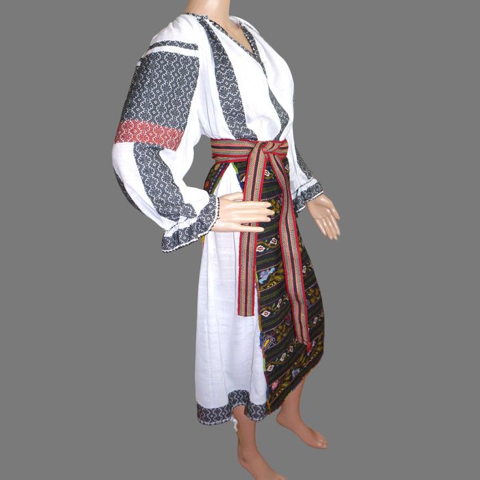 Costum popular vechi lucrat manual masura M-L , port popular Oltenia