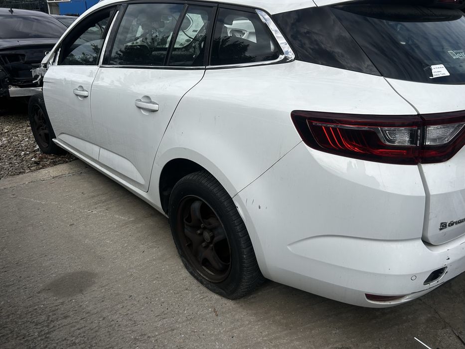 Aripă stânga spate Renault Megane 4 break
