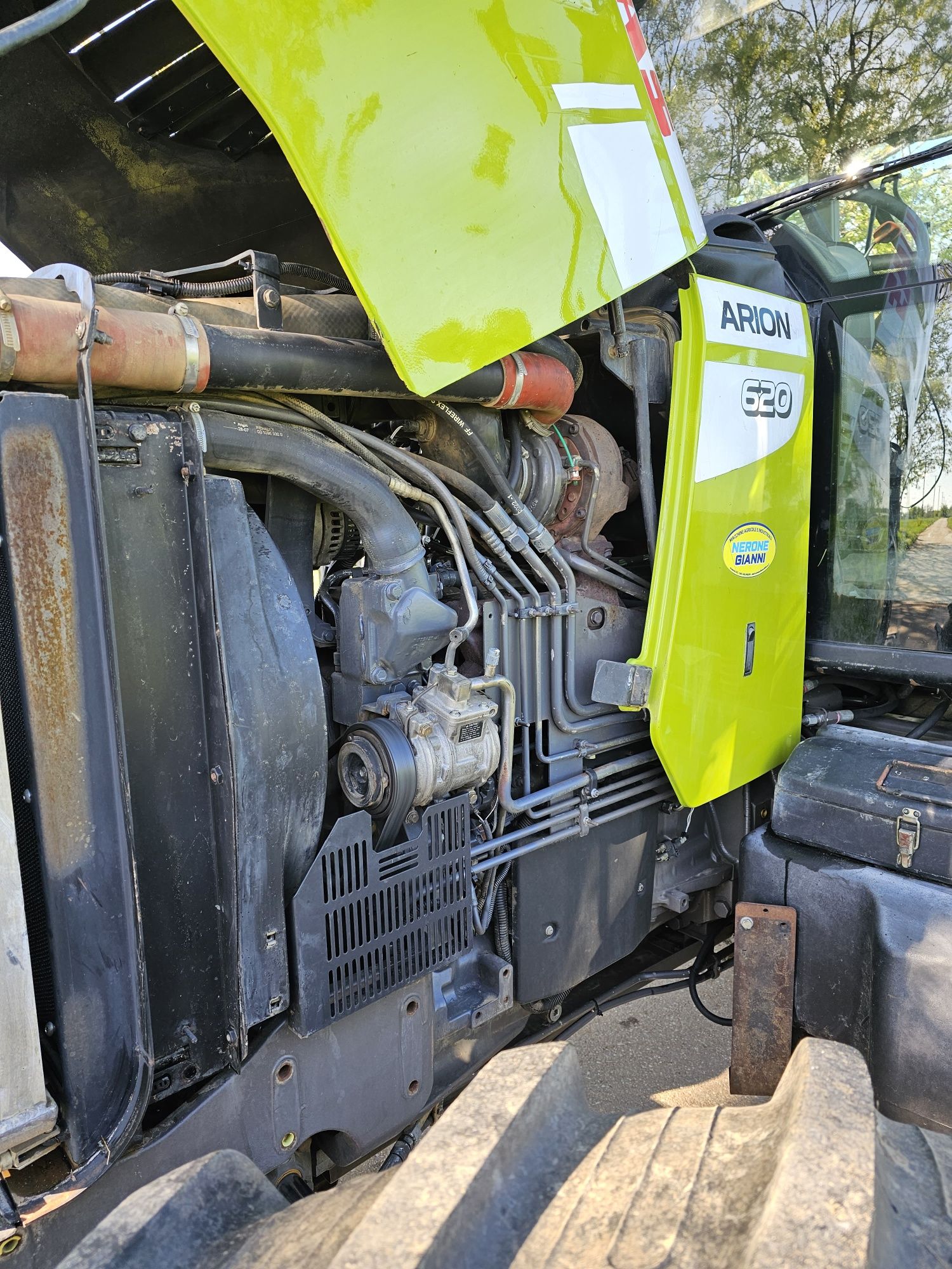 Claas arion 620 ,2010,5600,Motor john deere ore.31500 Euro