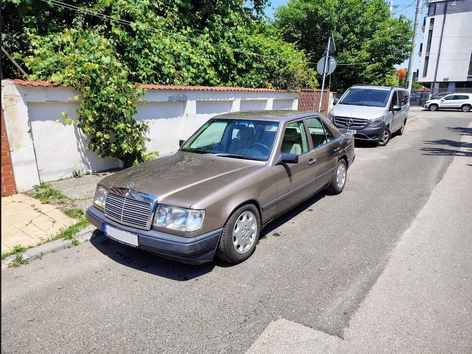 Mercedes 230E W124 Vehicul Istoric Retromobil / Aer Conditionat/Trapă