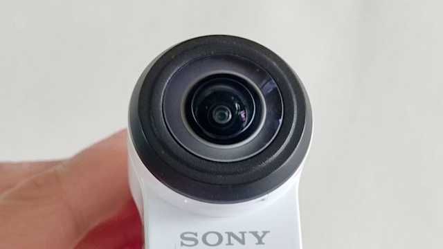 Продавам камера Sony FDR-X3000R в перфектно състояние + аксесоари