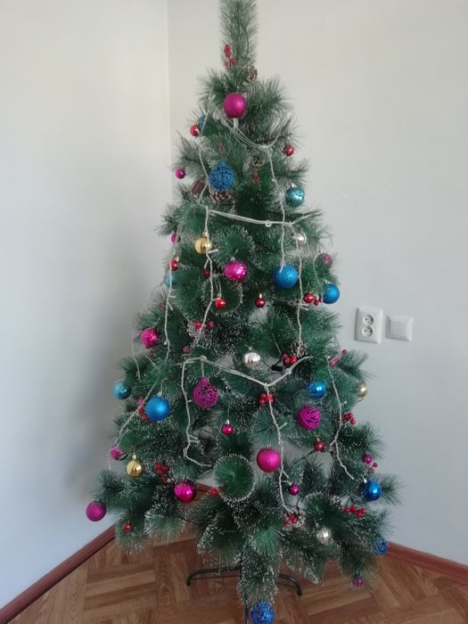 Продается новогодняя ёлка